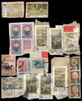 台灣中早期未洗舊票一袋,約重2公斤,常用票(莊敬自強.雁行圖.中山樓.九建等,國外舊票少許)佔60%,其它品種豐富,如蔣像台北版1角.2角.4角,國內信函單位票及改值票,東北四十四加蓋改值,國父像限臺灣貼用改值,鄭像及其加蓋改值票,十駿犬,十二月令,陳副總統逝世三周年,花卉,一輪雞等等,另有亞洋郵盟週年新票3全及少數幾枚民國新票,品像混合,老先生釋出,未挑選過,歡迎親臨檢視或網上瀏覽全貌