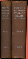 《1962年SCOTT'S STANDARD POSTAGE STAMP CATALOGUE》(史谷脫目錄)第1-2卷精裝各1本,共2本,封皮及內頁均黃斑.破損.蛀,第2卷封皮與內頁脫離,其餘保存尚可,重約2.47公斤