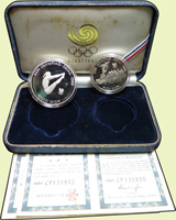1988年漢城奧運精制紀念銀幣2枚一套,含1盎司及0.5盎司各一,發行量235000套,原裝盒(外盒微磨損).證書,PROOF(Page 28)