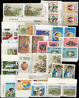 台灣1958~1984年新票140套,大多數為雙連,零散新票38枚,套票包括:宋人十八學士.唐詩.元曲.羅漢圖.宋詞.55年版玉照.蔣公勳業(貼於紙上).臺灣獸類.58年版航空.56年版台灣手工藝.59年版戲劇.登陸月球.前18寶(第三輯嚴重面損).世界通訊週.國際人權年等等;散票有百駿圖特寫.中山樓.雁行圖.十二月令圖等;以上品種豐富品像混合,除註明外,部分齒緣淡黃或背微黃,VF-F;歡迎至官網瀏覽全貌