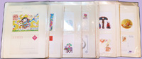 1981~1999年《中國賀年明信片》五框郵集一部共80個貼頁,按年份整理有序,每頁均貼有二片未使用賀年(有獎)郵資片,多數為一正面一背面;總重約2.5公斤,歡迎至官網瀏覽全貌