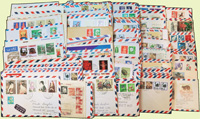 1956~1987年日本寄國外實寄封353封,多為寄南非或賴索托,包含航平及航掛,貼票精彩(含小全張),部分為首日封,其中1封剪損不完整(Page 232)