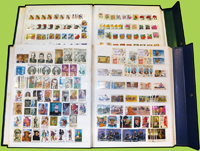 美國各時期已洗舊票約3496枚(含郵資符誌剪下28枚).斷片2件.未使用郵資片3片.實寄封片2件.首日封片4件,品種豐富或有重複,整理整齊於二本集郵冊中,品像混和,歡迎至官網瀏覽全貌;總重約3.7公斤