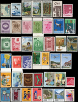樣票:台灣1958~1988年套票56套不同,包括:台北版航空改值.海鷗圖航空.第五屆世界森林會議.郵政機械設備.第40屆國際合作節.聯合國教育科學文化組織活動.體育51年版).免於饑饉之自由運動.世界人權宣言15週年.好人好事.實施耕者有其田十週年.護士節.國際電信聯合會百週年.臺灣手工藝產品(56年版).航空(56年版).交通建設(56年版).音樂(58.65年版).一.二版中山樓.台灣獸類.登入月球.中國戲劇(59年版).先聖先賢.曾文水庫.台灣貝殼.德基水庫.防高血壓等等,品種豐富品像混和,少數局部斑點,背均輕貼,VF-F(Page 187)