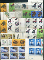 新中國中近期新票一組,包括:(1)小全張19枚,含:J133m六枚,J162m二枚,T135m.T131m(左側邊損).T123m.T151m.T167m(中折).T129m.T144m.T106m.J103m.J163m.J172R各1枚;(2)版張:2003-4百合花1版,2003-2楊柳青木版年畫1版,T158韓熙載夜宴圖1版(齒折),2004-24祖國邊陲風光小版10版,2005-12安徒生童話1版,2008-4中國鳥2版;(3)郵票156套,重點內容有:C117.T69.T76.T86.T97.T98.T102.T112.T124.T127.T144.T146.T150.T153.T157.T159.T163.J120.J94.J151.J163.J172.1994-4.1994-5等,多重複;(4)庚午馬年小冊1本,青藏鐵路全線通車郵摺1本,1997-10m首日封及舊票各1件,紀念封12封,未使用郵資封1封,紀念張5枚,不成套舊票20枚.新票3枚;以上品像混合,部分票齒緣淡黃或淡斑,VF-F,歡迎至官網瀏覽全貌