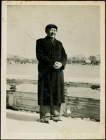 1960年代黑白照片4件,分別為毛澤東及朱德像,其中一件背蓋紅色『人民革命軍事委員會總政治部/解放軍畫報社稿』章,107mmX70mm(Page 92)