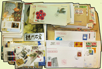 1971~2018年新中國郵品一組,多為近期,包括:新票47枚(部份成套),舊票1枚,鯉魚跳龍門及安童生童話小冊各1本,小全張3枚,小版張11版,郵摺/專冊13冊,實寄封67封,原圖片10片(含實寄2片),蓋銷紀念封21封,郵資片100片(含已使用23片),郵資封20封(含已使用11封),重點內容:(1)郵折/專冊:龍門石窟,2014海峽兩岸珍郵特展,2016亞洲國際集郵展覽,丁酉年吉祥如意,2007丁諸福,戊子鼠年大吉.步輦圖.深圳第26屆世界大學夏季運動會,戊戍年旺年得福,丁酉年吉星高照,2017年度冊,蒼穹之劍-猛禽(二)等,冊內含票或型張;(2)小版張:武強木版年畫.丙戌狗年.戊子鼠年.丁亥豬年.梁祝等;以上品像混合,VF-F;贈郵票機試色色譜8枚,澳門世界遺產新票3枚,國際婦女節一百年小全張2枚,2018年第35屆國際郵展紀念封5封;歡迎至官網瀏覽全貌,